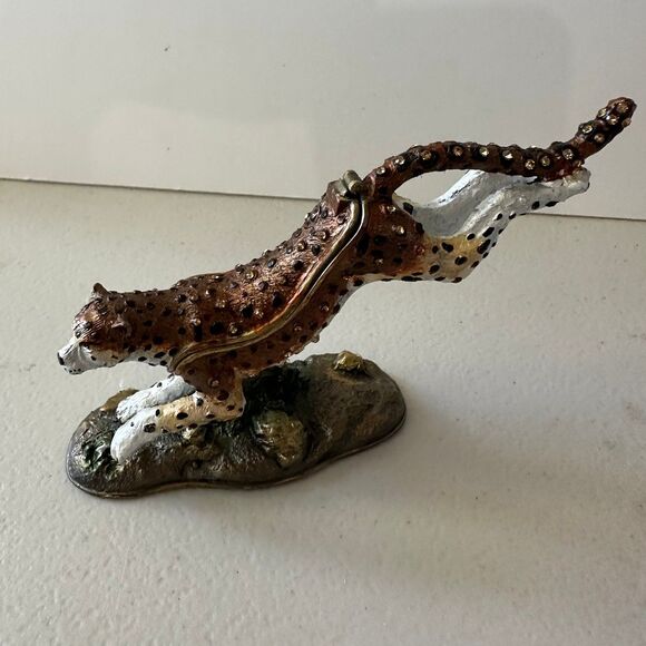 Bejeweled Cheetah Hand Painted Enamel Collector's Magnetic Hinged Trinket Box - Picture 1 of 4